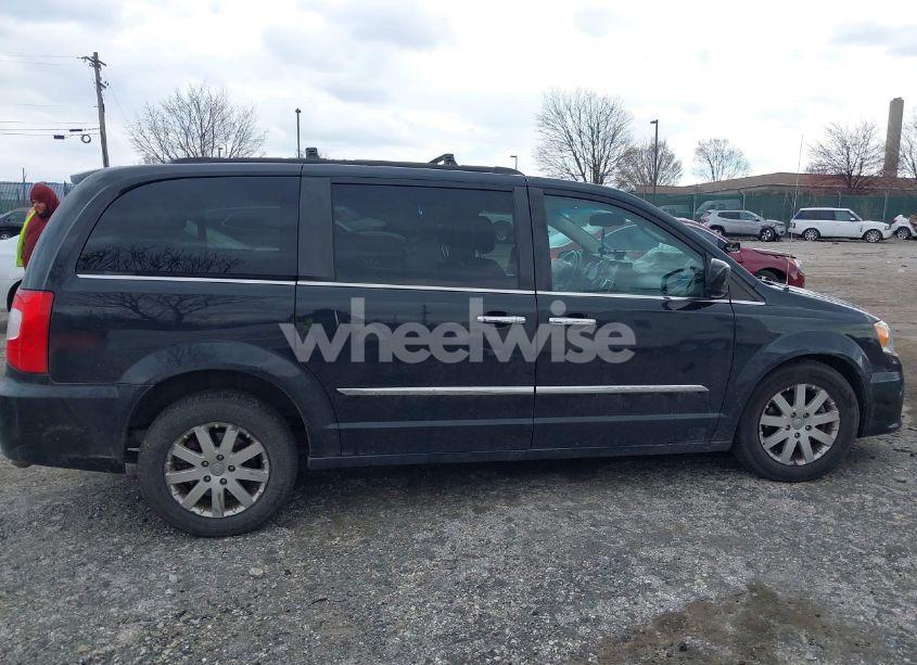 Photo 13 of 2016 Chrysler Town & COUNTRY TOURING (VIN 2C4RC1BG9GR166628)