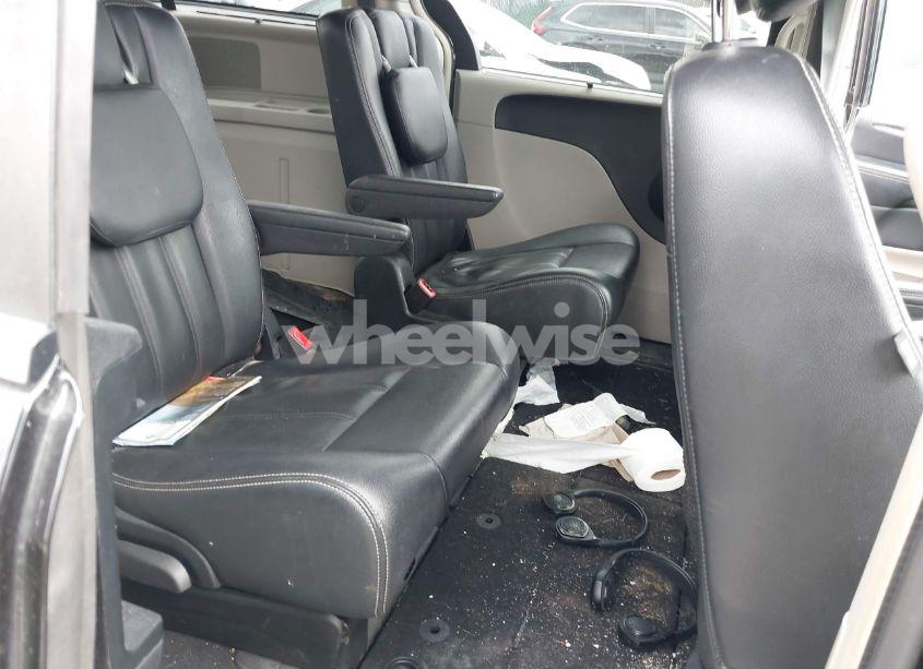 Photo 8 of 2016 Chrysler Town & COUNTRY TOURING (VIN 2C4RC1BG9GR166628)