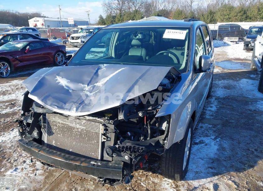 Photo 2 of 2016 Chrysler Town & COUNTRY TOURING (VIN 2C4RC1BG9GR186944)