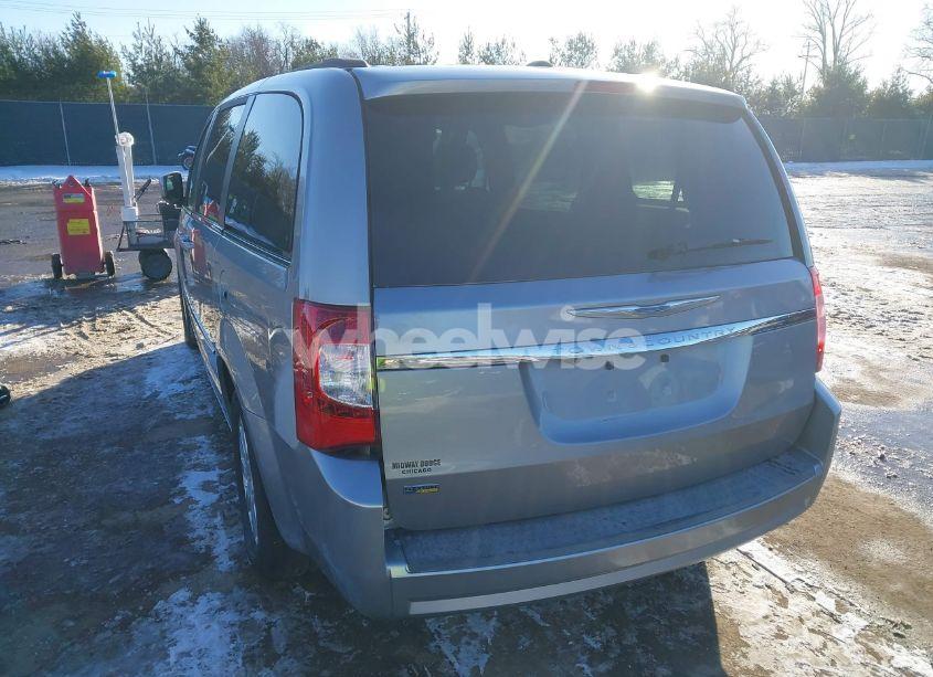 Photo 3 of 2016 Chrysler Town & COUNTRY TOURING (VIN 2C4RC1BG9GR186944)