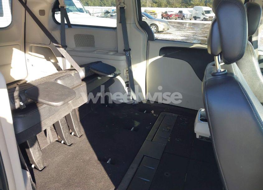 Photo 8 of 2016 Chrysler Town & COUNTRY TOURING (VIN 2C4RC1BG9GR186944)