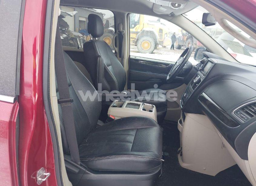 Photo 5 of 2016 Chrysler Town & COUNTRY TOURING (VIN 2C4RC1BG9GR199435)