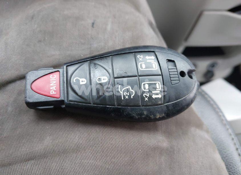 Photo 11 of 2016 Chrysler Town & COUNTRY TOURING (VIN 2C4RC1BG9GR212622)