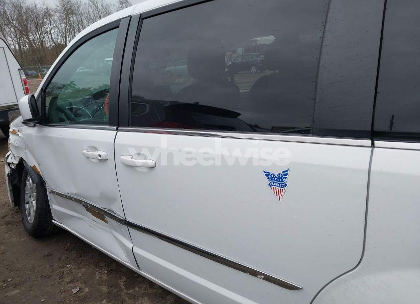 Photo 14 of 2016 Chrysler Town & COUNTRY TOURING (VIN 2C4RC1BG9GR212622)