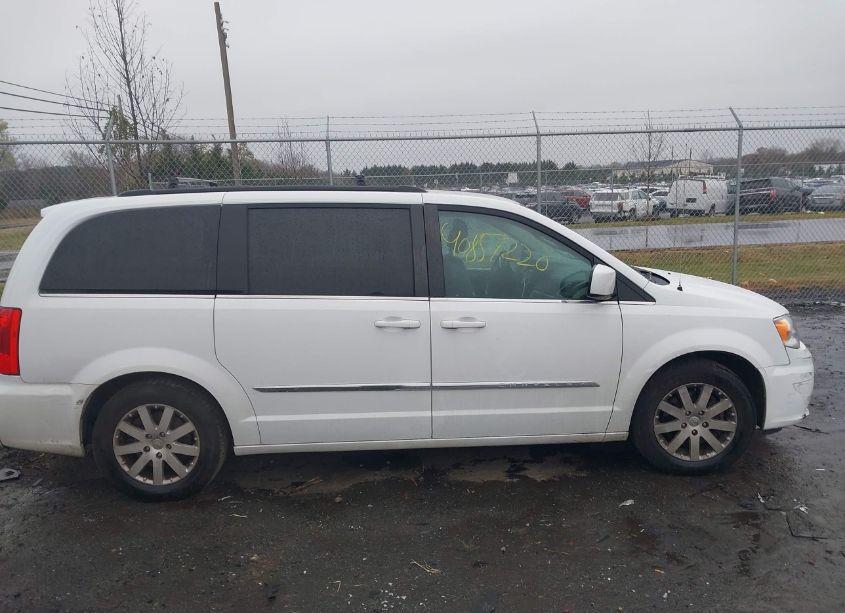 Photo 12 of 2016 Chrysler Town & COUNTRY TOURING (VIN 2C4RC1BG9GR281519)