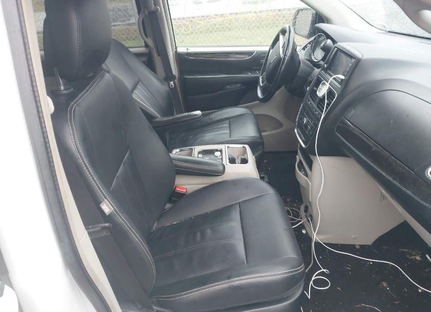 Photo 5 of 2016 Chrysler Town & COUNTRY TOURING (VIN 2C4RC1BG9GR281519)