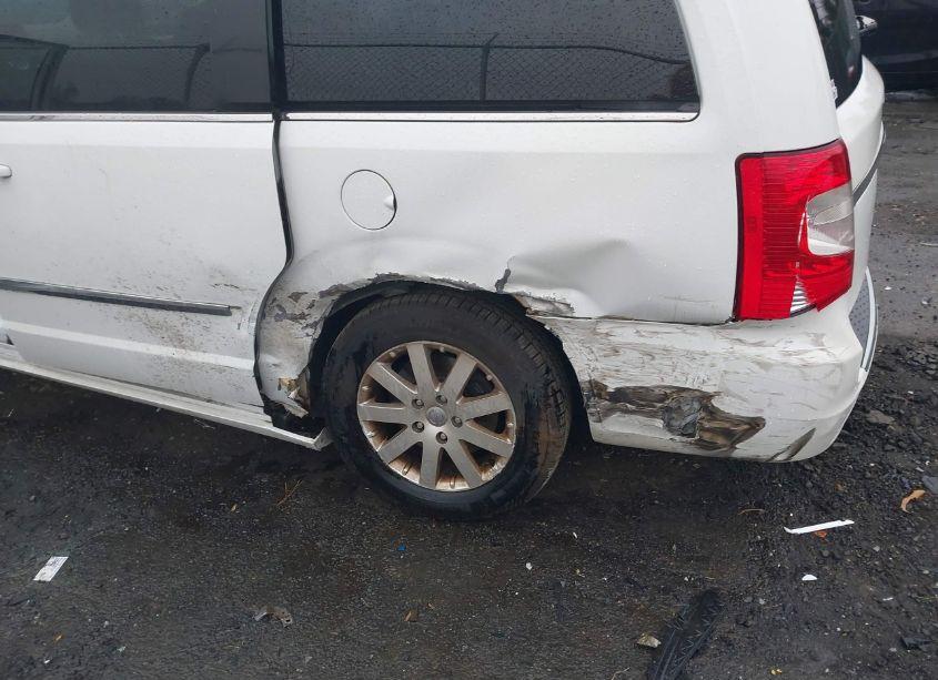 Photo 6 of 2016 Chrysler Town & COUNTRY TOURING (VIN 2C4RC1BG9GR281519)