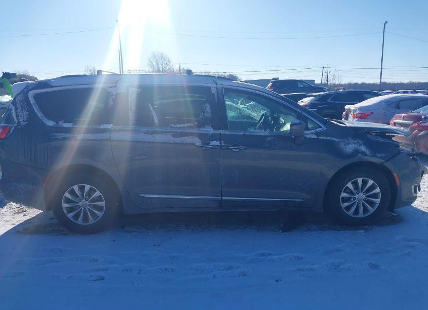 Photo 13 of 2017 Chrysler Pacifica (VIN 2C4RC1BG9HR503445)