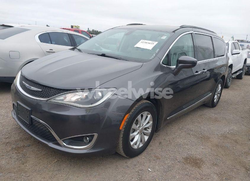 Photo 2 of 2017 Chrysler Pacifica TOURING-L (VIN 2C4RC1BG9HR523274)