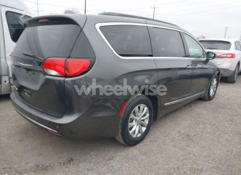 Photo 4 of 2017 Chrysler Pacifica TOURING-L (VIN 2C4RC1BG9HR523274)