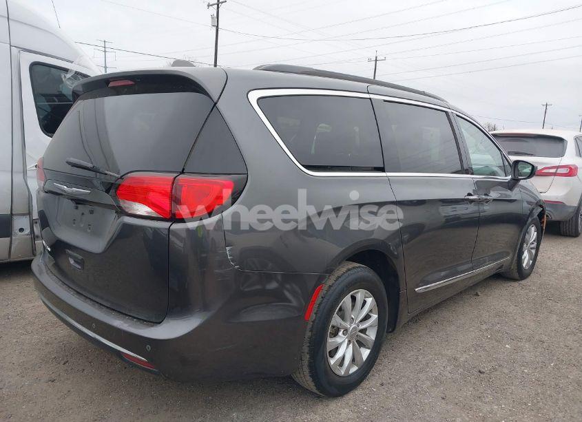 Photo 6 of 2017 Chrysler Pacifica TOURING-L (VIN 2C4RC1BG9HR523274)