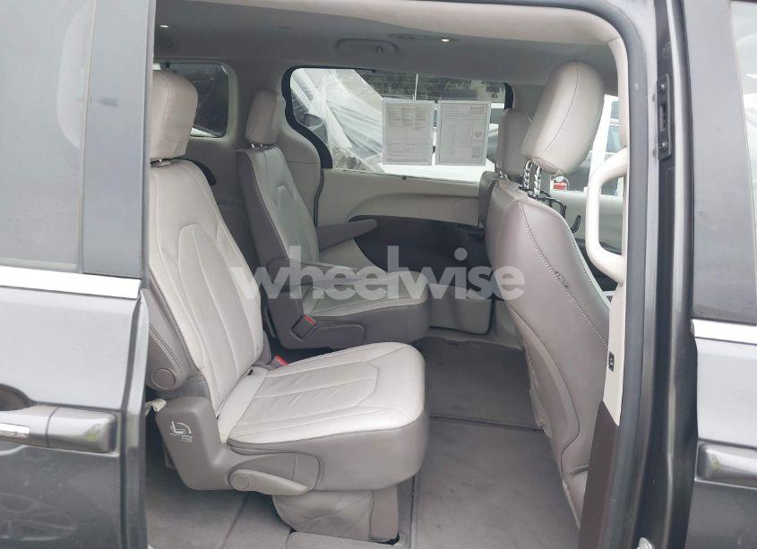 Photo 8 of 2017 Chrysler Pacifica TOURING-L (VIN 2C4RC1BG9HR523274)