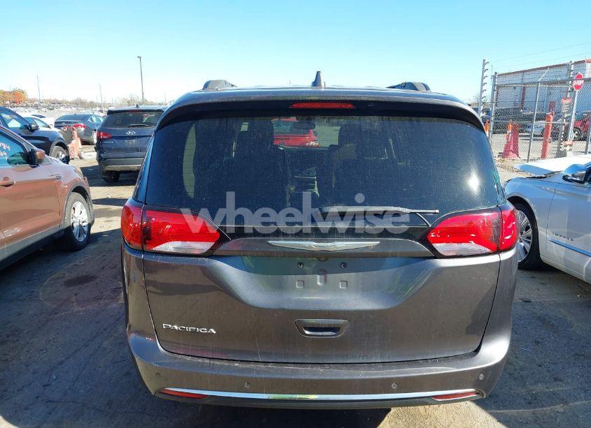 Photo 17 of 2017 Chrysler Pacifica TOURING-L (VIN 2C4RC1BG9HR578422)