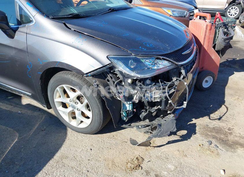 Photo 6 of 2017 Chrysler Pacifica TOURING-L (VIN 2C4RC1BG9HR578422)