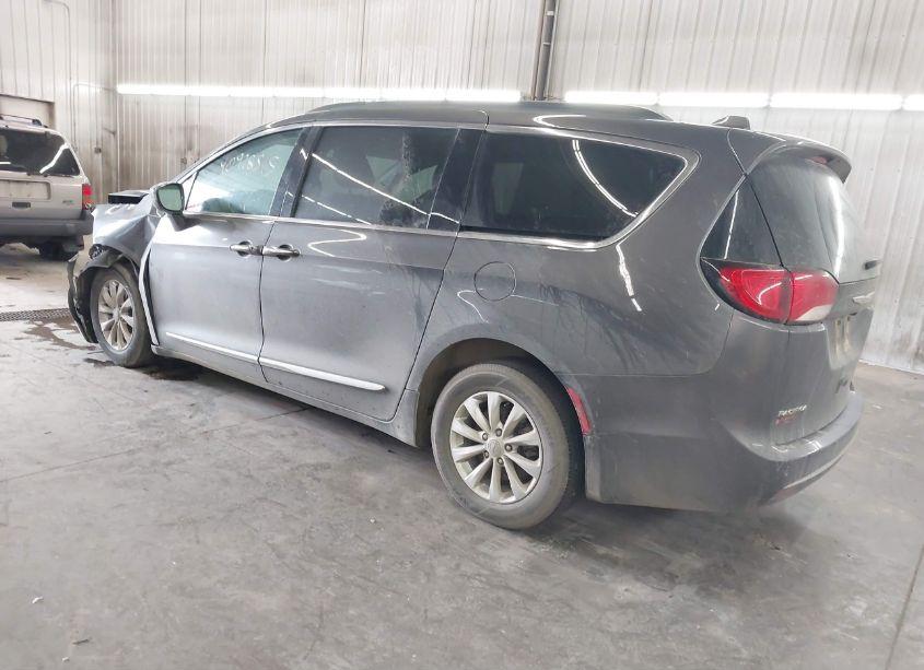 Photo 3 of 2017 Chrysler Pacifica TOURING-L (VIN 2C4RC1BG9HR614710)