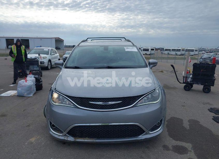 Photo 12 of 2017 Chrysler Pacifica TOURING-L (VIN 2C4RC1BG9HR620927)