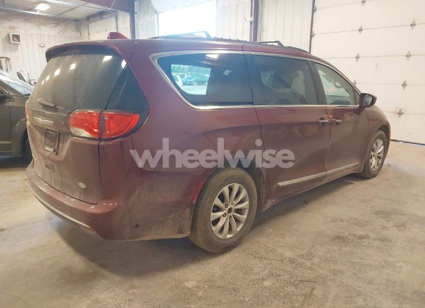 Photo 4 of 2017 Chrysler Pacifica TOURING-L (VIN 2C4RC1BG9HR670176)