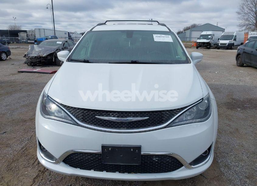 Photo 11 of 2017 Chrysler Pacifica TOURING-L (VIN 2C4RC1BG9HR683350)