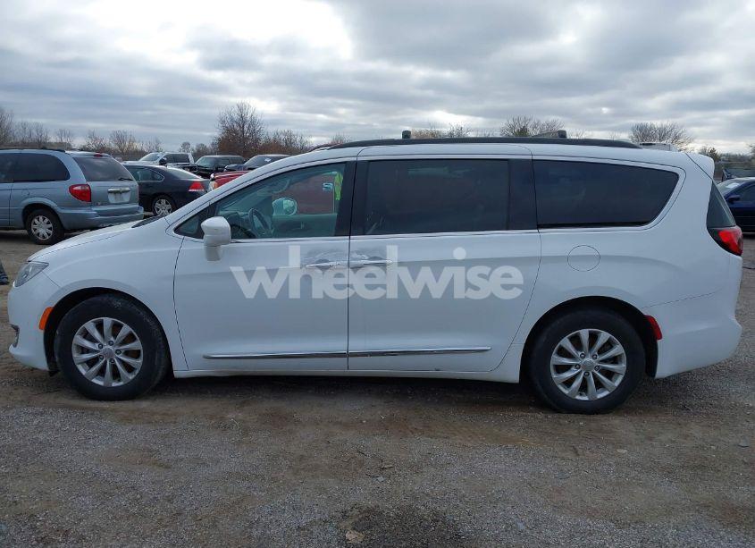 Photo 13 of 2017 Chrysler Pacifica TOURING-L (VIN 2C4RC1BG9HR683350)