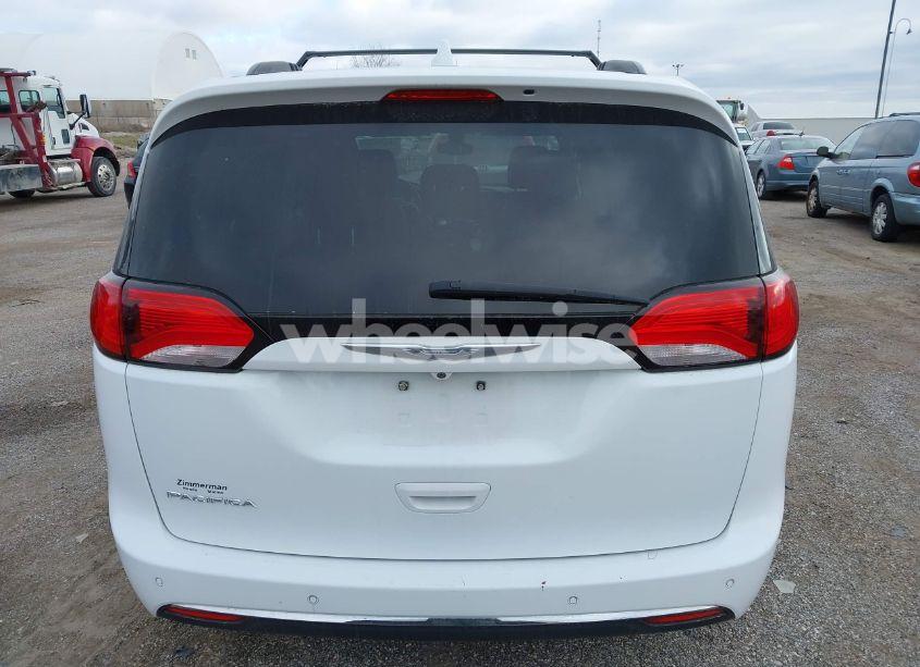 Photo 15 of 2017 Chrysler Pacifica TOURING-L (VIN 2C4RC1BG9HR683350)