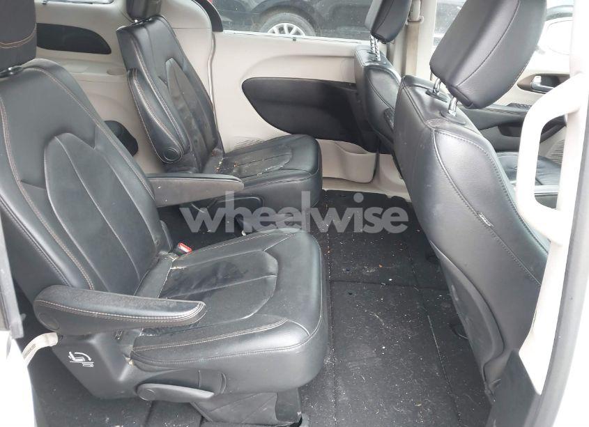 Photo 8 of 2017 Chrysler Pacifica TOURING-L (VIN 2C4RC1BG9HR683350)