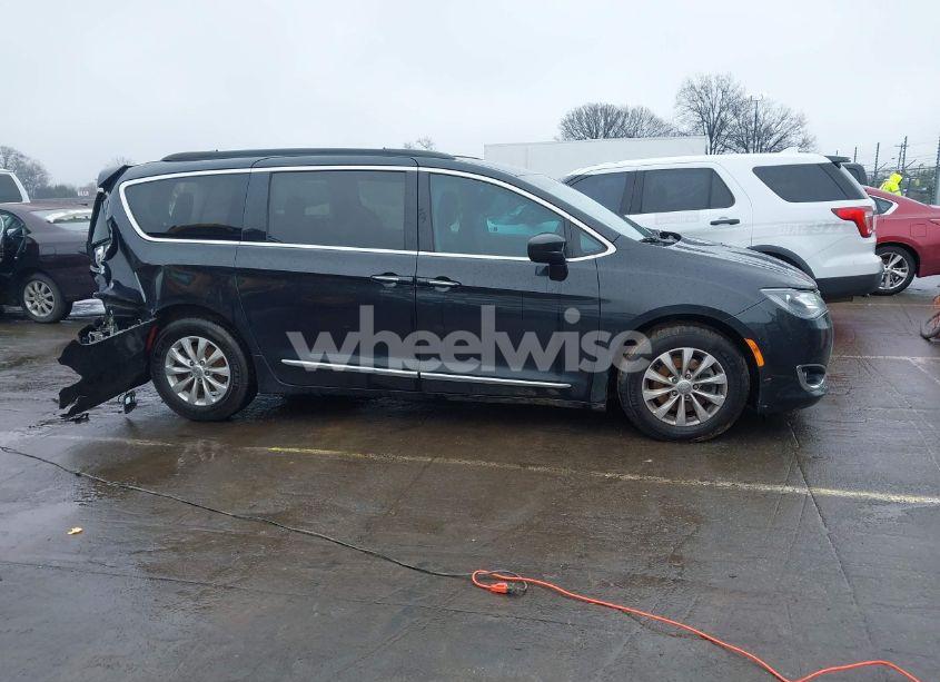 Photo 13 of 2017 Chrysler Pacifica TOURING-L (VIN 2C4RC1BG9HR745152)