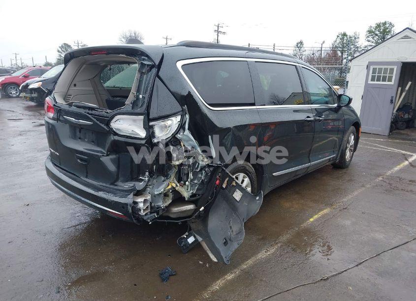 Photo 4 of 2017 Chrysler Pacifica TOURING-L (VIN 2C4RC1BG9HR745152)