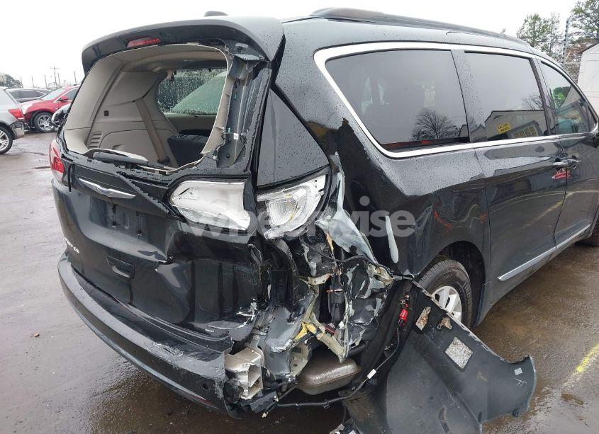 Photo 6 of 2017 Chrysler Pacifica TOURING-L (VIN 2C4RC1BG9HR745152)