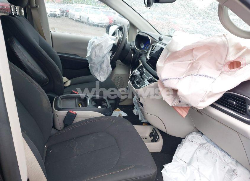 Photo 5 of 2017 Chrysler Pacifica TOURING PLUS (VIN 2C4RC1BG9HR753056)