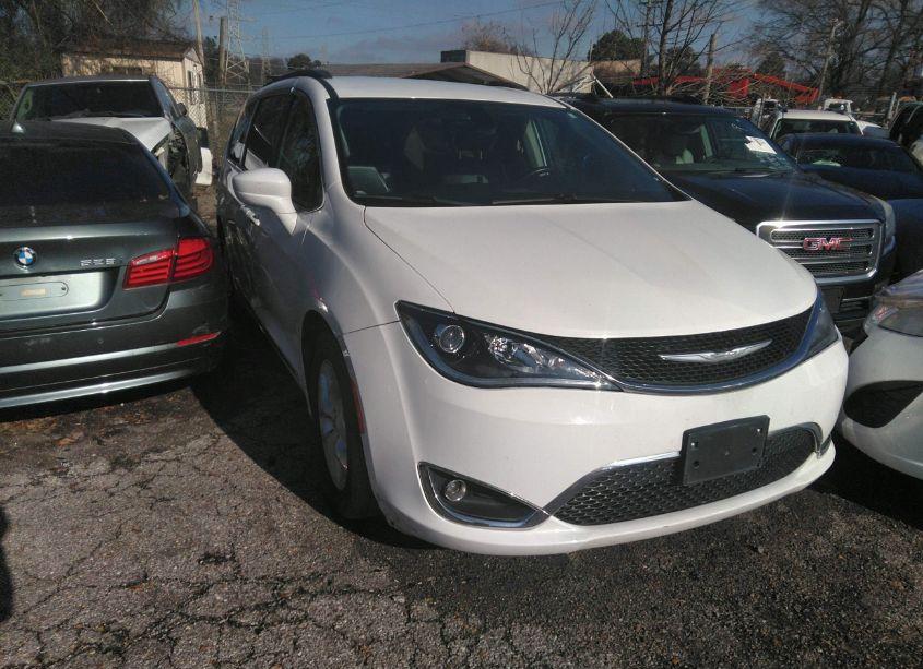 2017 Chrysler Pacifica TOURING-L (VIN 2C4RC1BG9HR809688) main photo