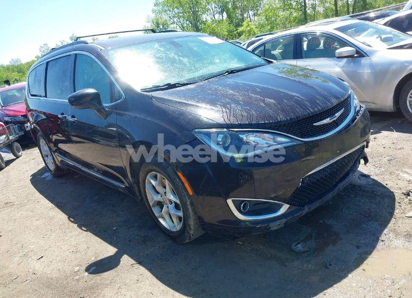 2017 Chrysler Pacifica TOURING-L (VIN 2C4RC1BG9HR816334) main photo