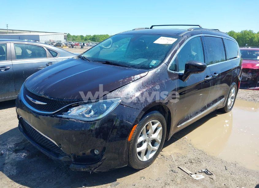 Photo 2 of 2017 Chrysler Pacifica TOURING-L (VIN 2C4RC1BG9HR816334)