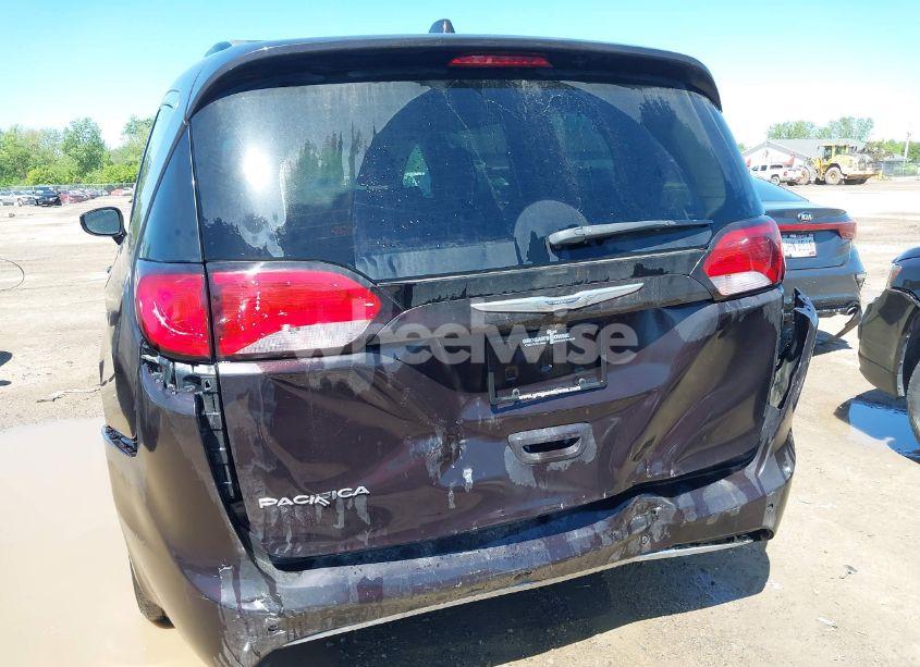 Photo 6 of 2017 Chrysler Pacifica TOURING-L (VIN 2C4RC1BG9HR816334)