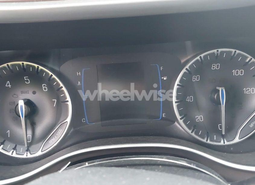 Photo 15 of 2018 Chrysler Pacifica TOURING L (VIN 2C4RC1BG9JR275288)