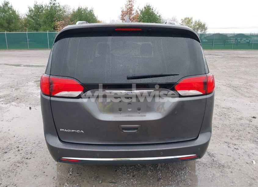 Photo 16 of 2018 Chrysler Pacifica TOURING L (VIN 2C4RC1BG9JR275288)