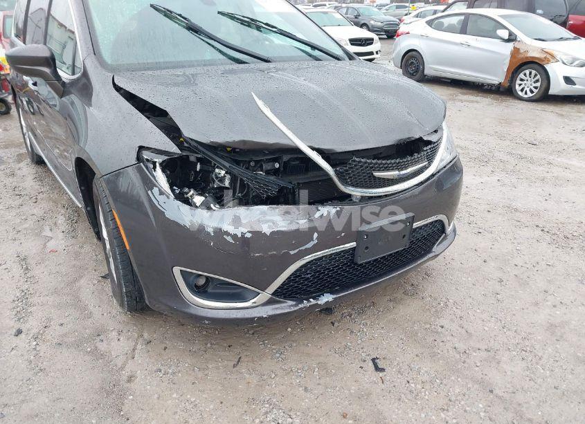 Photo 6 of 2018 Chrysler Pacifica TOURING L (VIN 2C4RC1BG9JR275288)