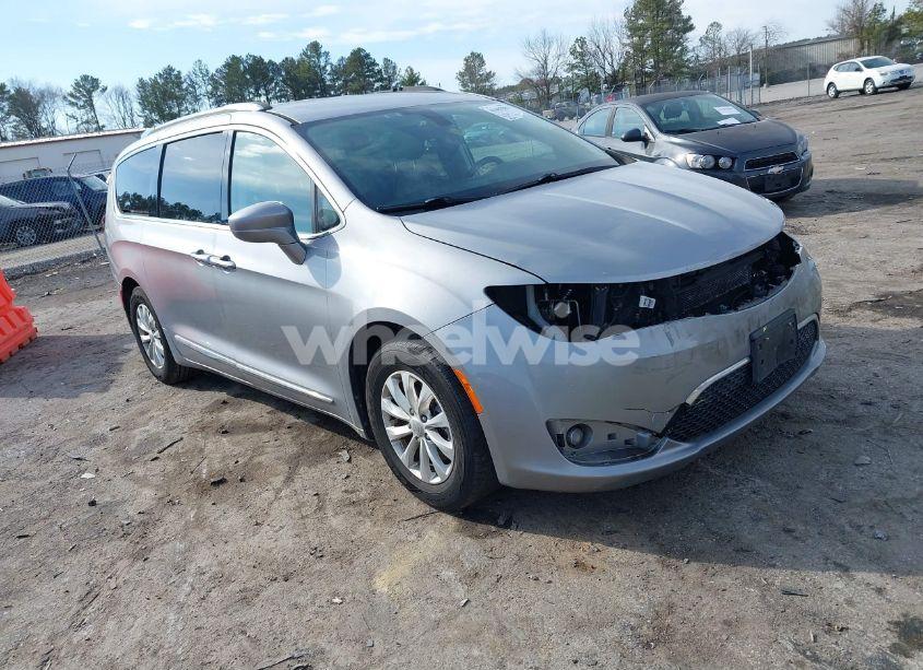 2018 Chrysler Pacifica TOURING L (VIN 2C4RC1BG9JR290695) main photo