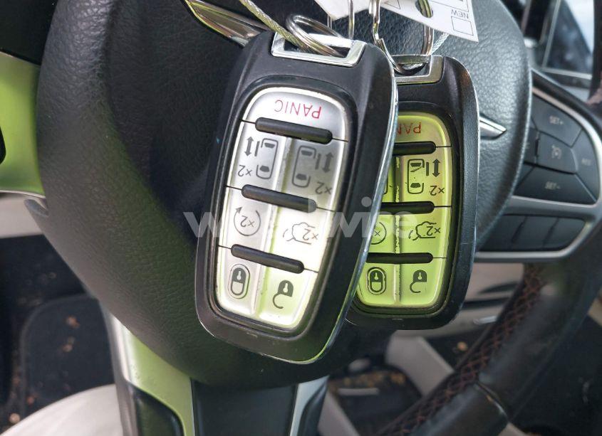 Photo 11 of 2018 Chrysler Pacifica TOURING L (VIN 2C4RC1BG9JR290695)