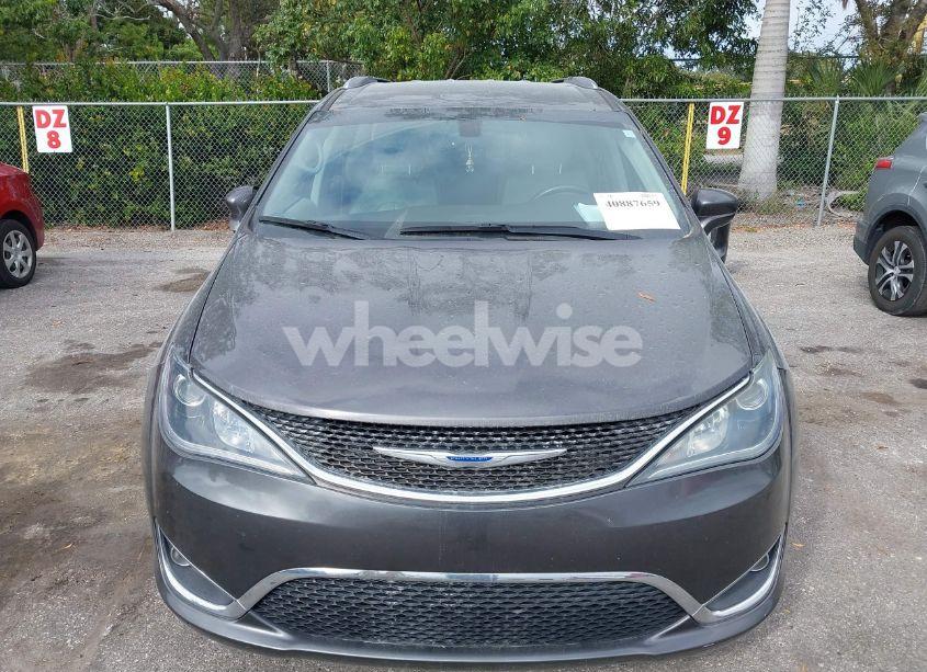 Photo 12 of 2019 Chrysler Pacifica TOURING L (VIN 2C4RC1BG9KR657709)