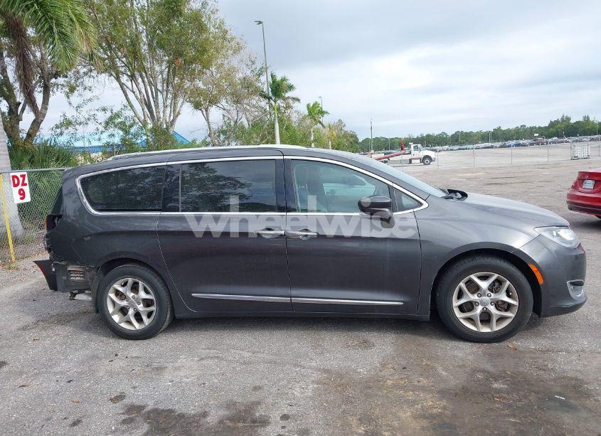 Photo 13 of 2019 Chrysler Pacifica TOURING L (VIN 2C4RC1BG9KR657709)