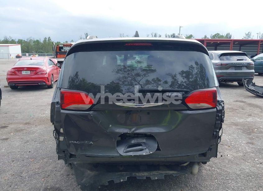 Photo 16 of 2019 Chrysler Pacifica TOURING L (VIN 2C4RC1BG9KR657709)