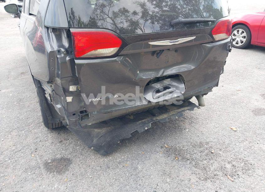 Photo 6 of 2019 Chrysler Pacifica TOURING L (VIN 2C4RC1BG9KR657709)