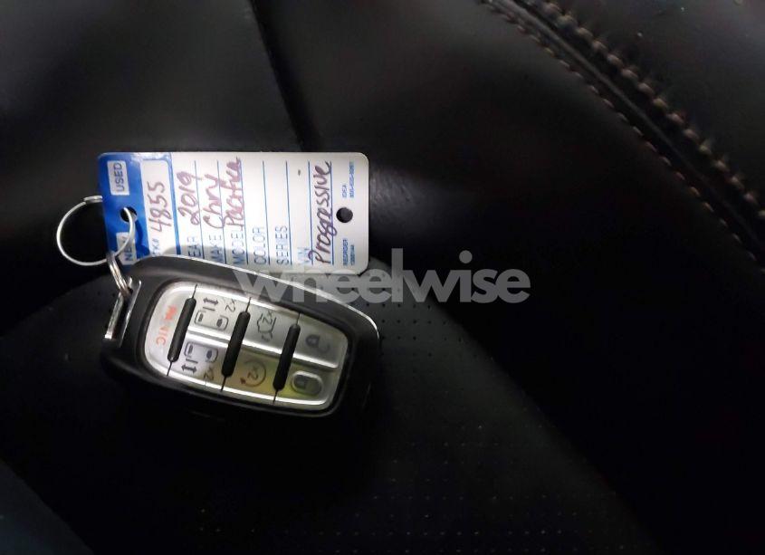 Photo 11 of 2019 Chrysler Pacifica TOURING L (VIN 2C4RC1BG9KR666183)