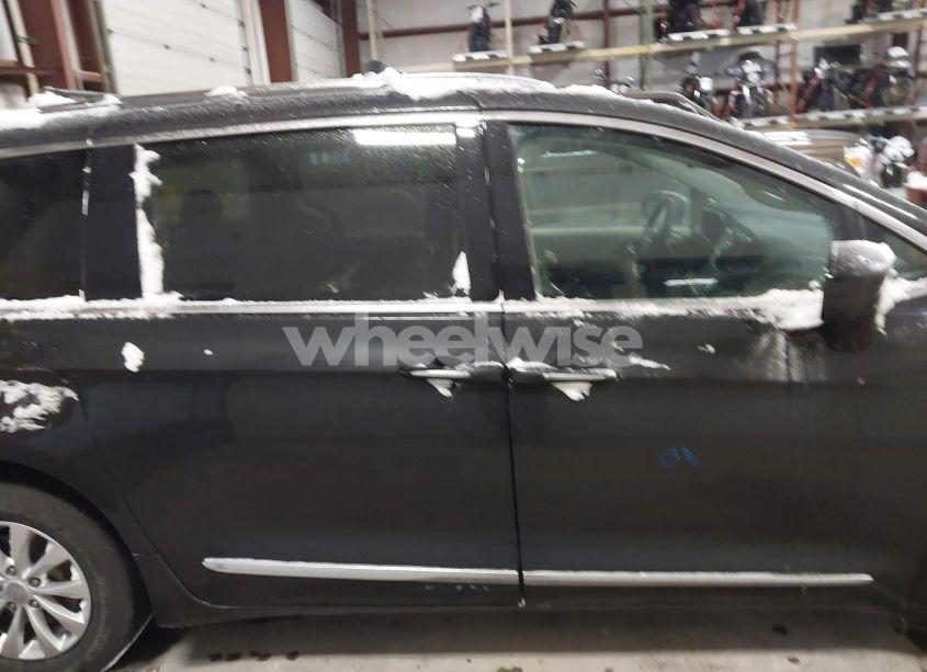 Photo 13 of 2019 Chrysler Pacifica TOURING L (VIN 2C4RC1BG9KR666183)
