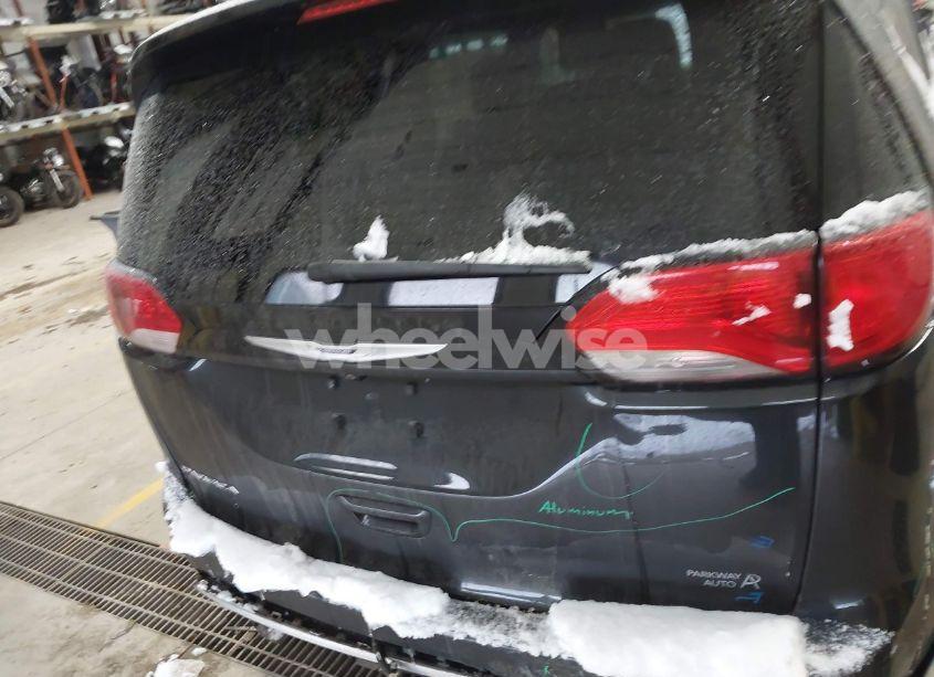 Photo 16 of 2019 Chrysler Pacifica TOURING L (VIN 2C4RC1BG9KR666183)