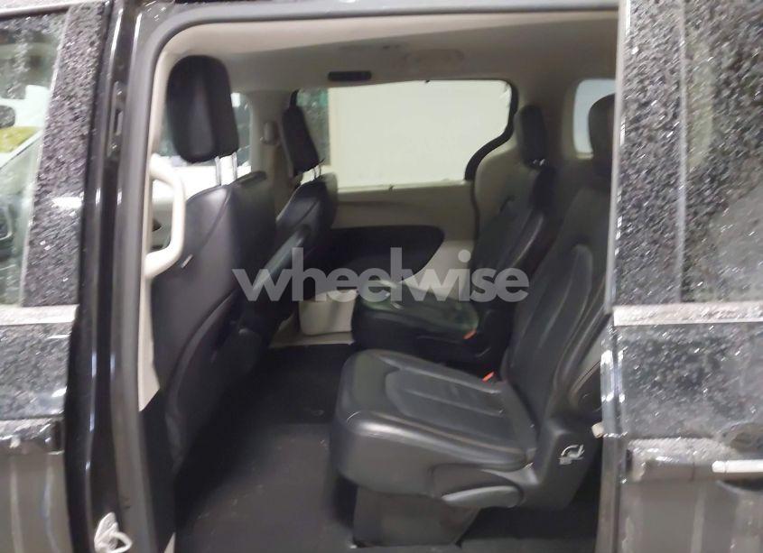 Photo 8 of 2019 Chrysler Pacifica TOURING L (VIN 2C4RC1BG9KR666183)