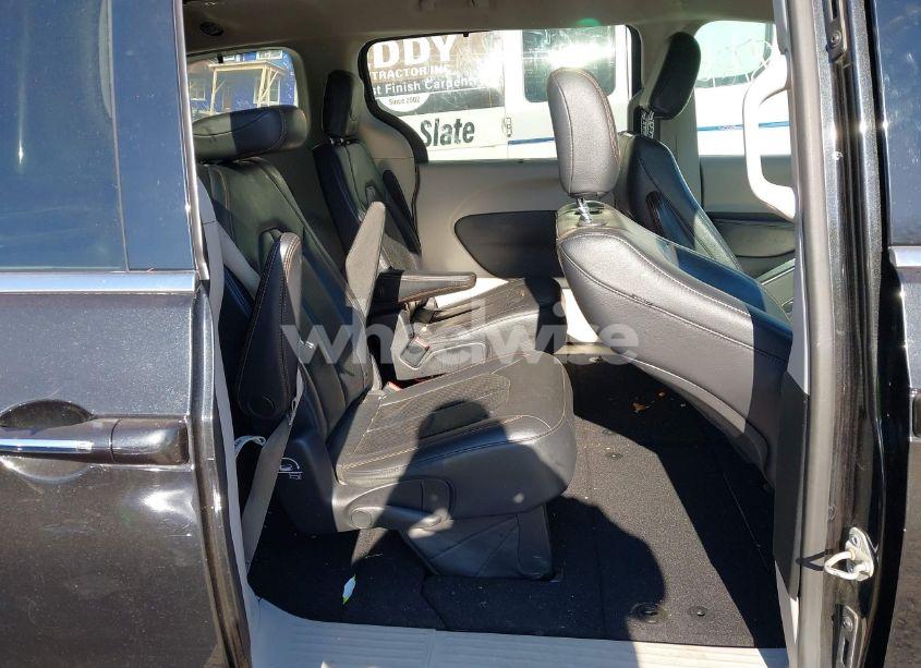 Photo 8 of 2019 Chrysler Pacifica TOURING L (VIN 2C4RC1BG9KR669732)