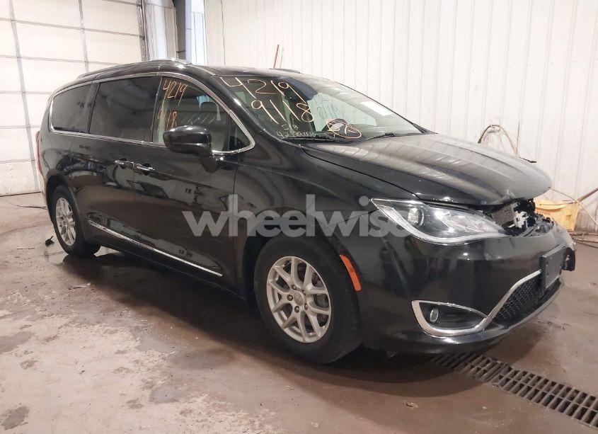2020 Chrysler Pacifica TOURING L (VIN 2C4RC1BG9LR140072) main photo