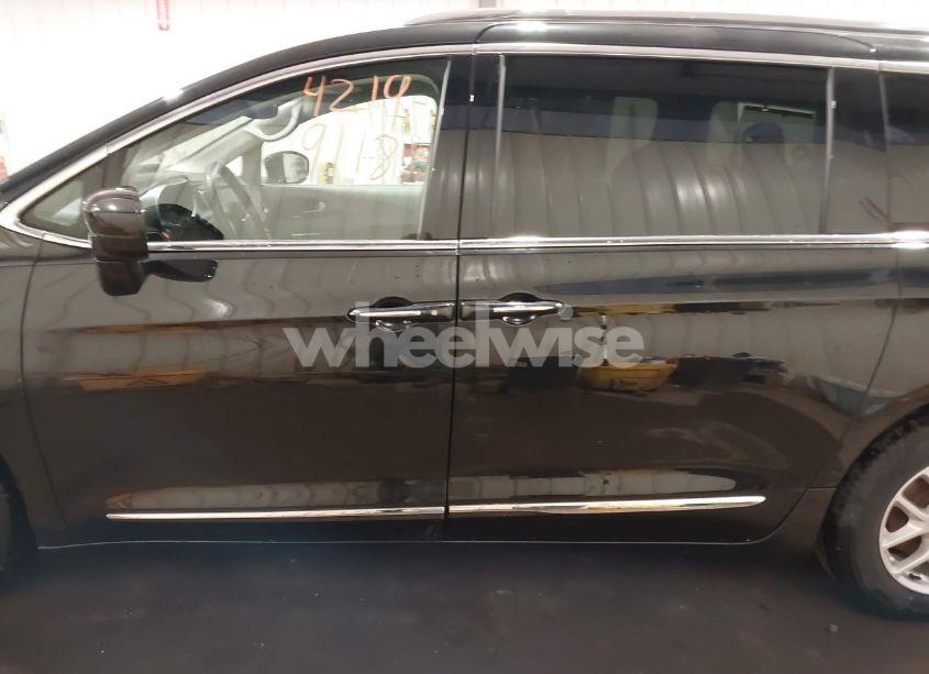 Photo 15 of 2020 Chrysler Pacifica TOURING L (VIN 2C4RC1BG9LR140072)