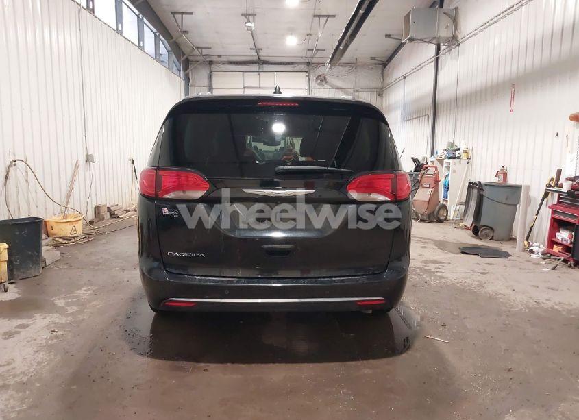 Photo 17 of 2020 Chrysler Pacifica TOURING L (VIN 2C4RC1BG9LR140072)
